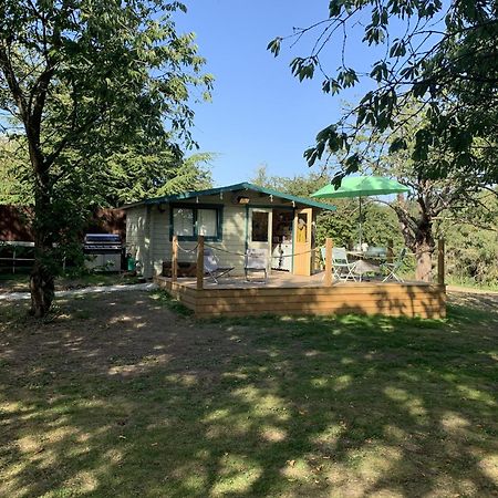 Truly Kentish Holiday Lets Teynham Exterior photo